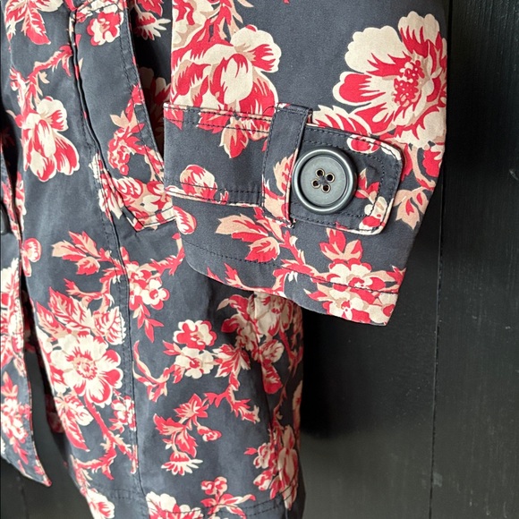 💕Boden Floral Weather Resistant Jacket. Removable Hood. Excellent Condition. M - Picture 4 of 16